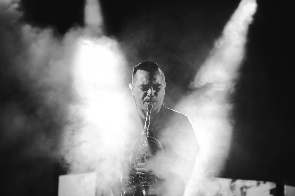 luis-herrera-sax-live